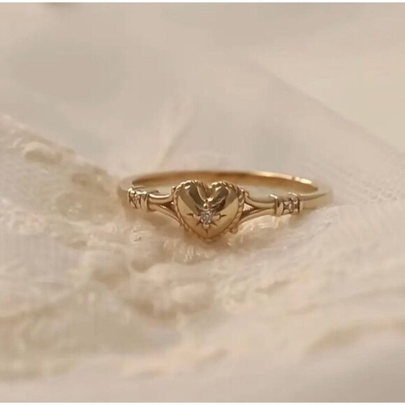 Gold Heart Ring Size 6 - Picture 1 of 4